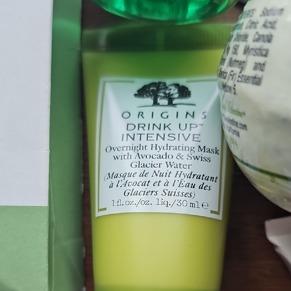 New Quiet Luxury Self Care Bath & Skincare Set Bath Bomb Candle Face Mask Foot - Picture 9 of 13